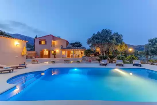 Villa para 6 huéspedes . Con Piscina, Aire Acondicionado, Wifi y Cancelación GRATUITA opcional  La font (canaves) en Urbanització la Font, Pollença, Mallorca, Illes Balears, España