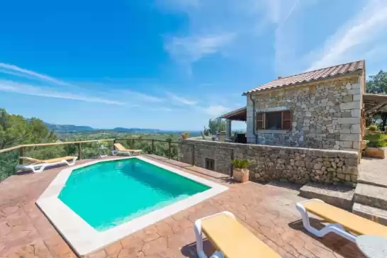 Villa for 4 guests . With Pool, Air conditioning, Wifi and Optional FREE Cancellation  Sa garriga de can barratot in Selva, Mallorca, Illes Balears, España