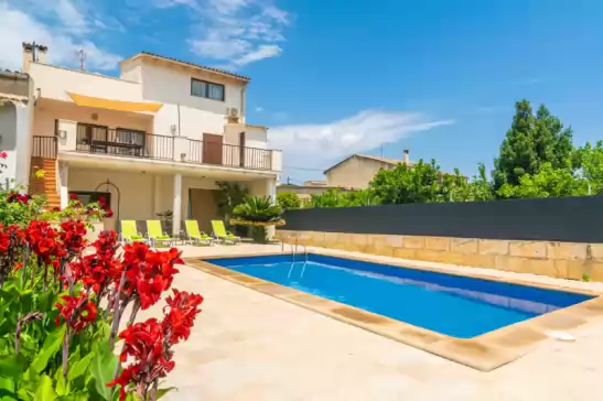 Villa for 8 guests . With Pool, Air conditioning, and Wifi,  Es desaigua in Llubí, Mallorca, Illes Balears, España