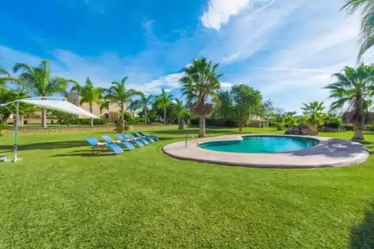 Villa for 8 guests . With Pool, Air conditioning, Wifi and Optional FREE Cancellation  Son perot in Maria de la Salut, Mallorca, Illes Balears, España