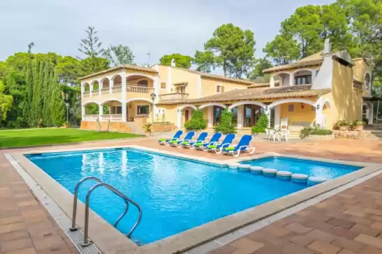 Villa para 12 huéspedes . Con Piscina, Aire Acondicionado, Wifi y Cancelación GRATUITA opcional  Finca son pou en Sant Jordi, Palma , Mallorca, Illes Balears, España
