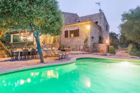 Villa para 8 huéspedes . Con Piscina, Aire Acondicionado, Wifi y Cancelación GRATUITA opcional  Sa garriga en Inca, Mallorca, Illes Balears, España