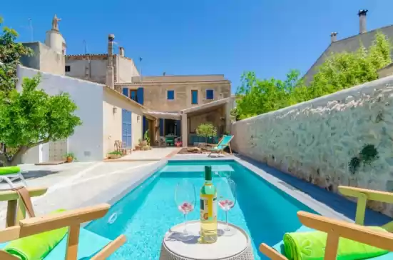 Villa for 7 guests . With Pool, Air conditioning, Wifi and Optional FREE Cancellation  Ca na siona in Vilafranca de Bonany, Mallorca, Illes Balears, España