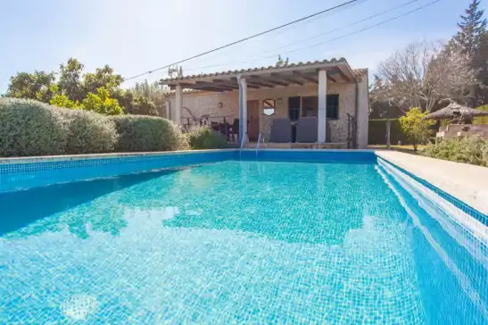 Villa for 4 guests . With Pool, Air conditioning, Wifi and Optional FREE Cancellation Can pereó in Selva, Mallorca, Illes Balears, España