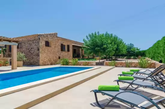 Villa for 4 guests . With Pool, Air conditioning, Wifi and Optional FREE Cancellation  Aubadallet in Vilafranca de Bonany, Mallorca, Illes Balears, España