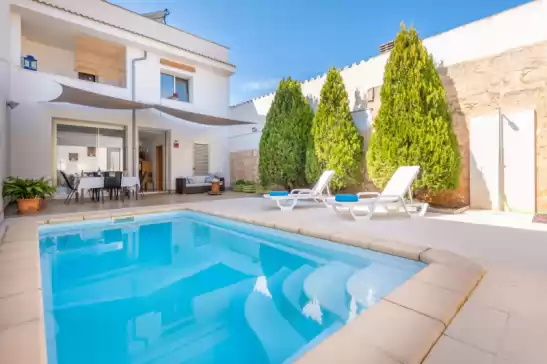 Villa para 6 huéspedes . Con Piscina, Aire Acondicionado, Wifi y Cancelación GRATUITA opcional Foners mallorquins en Muro, Mallorca, Illes Balears, España