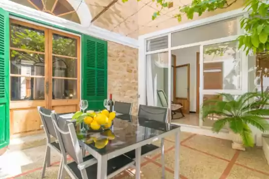 Holiday house for 3 guests . With Wifi and Optional FREE Cancellation  Ca sa tia bel in Alcúdia, Mallorca, Illes Balears, España