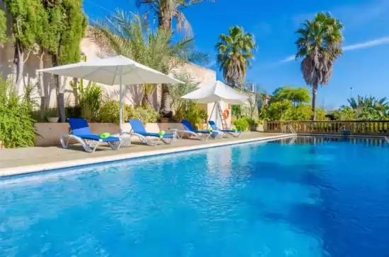 Villa for 6 guests . With Pool, Air conditioning, Wifi and Optional FREE Cancellation  Sabor de cas ferrer in Montuïri, Mallorca, Illes Balears, España