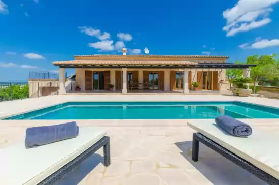 Villa for 6 guests . With Pool, Air conditioning, Wifi and Optional FREE Cancellation  Son roca in Montuïri, Mallorca, Illes Balears, España