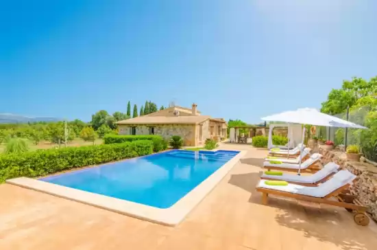 Villa for 8 guests . With Pool, Air conditioning, Wifi and Optional FREE Cancellation  Es moyà des pins in Muro, Mallorca, Illes Balears, España