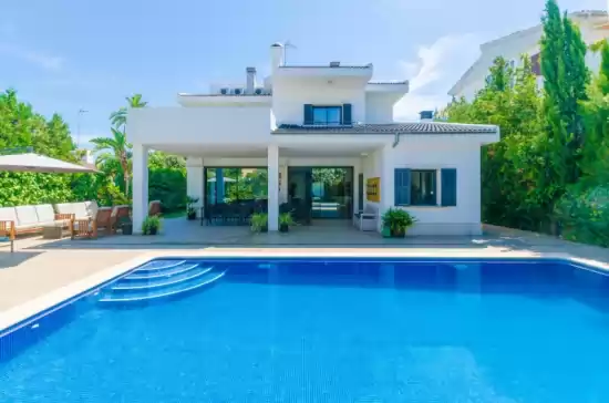 Villa for 12 guests . With Pool, Air conditioning, Wifi and Optional FREE Cancellation  Villa diagonal in Can Picafort, Santa Margalida, Mallorca, Illes Balears, España