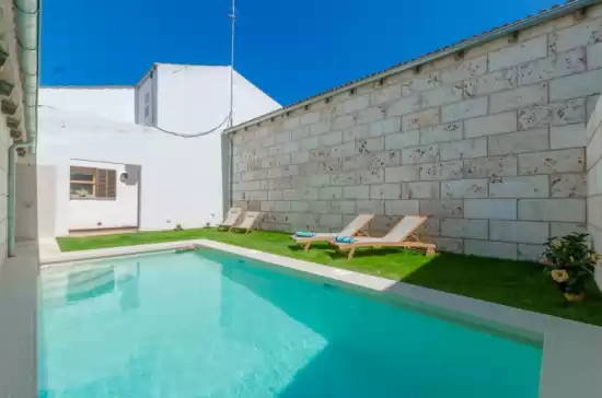 Villa for 6 guests . With Pool, Air conditioning, Wifi and Optional FREE Cancellation  Can toni in Sa Pobla, Mallorca, Illes Balears, España