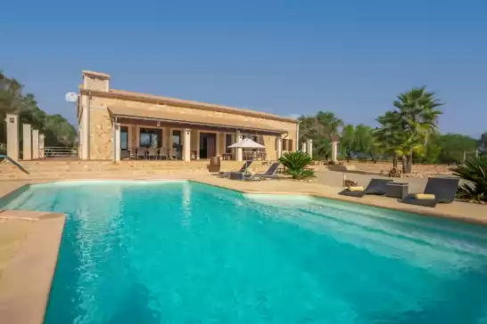 Villa for 8 guests . With Pool, Air conditioning, Wifi and Optional FREE Cancellation  Luz de luna in Petra, Mallorca, Illes Balears, España