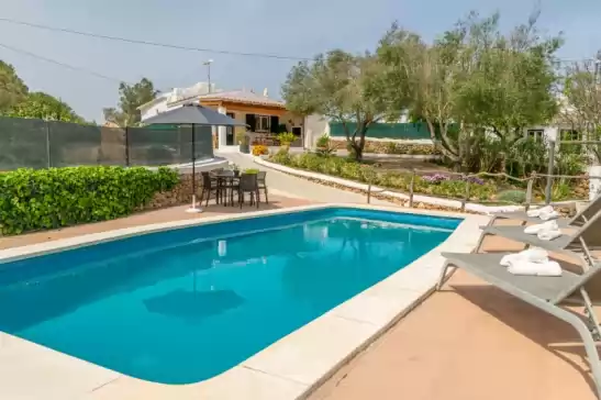 Villa para 3 huéspedes . Con Piscina, Wifi y Cancelación GRATUITA opcional Casa dina en Es Mercadal, Menorca, Illes Balears, España