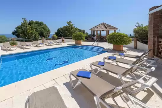 Villa für 14 gäste . Mit Pool, Klimaanlage, Wifi und Optionale GRATIS Stornierung Villa lina in Estepona, Málaga, Andalucía, España