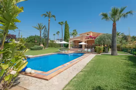 Villa for 8 guests . With Pool, Air conditioning, Wifi and Optional FREE Cancellation  Mulholland villa in Can Picafort, Santa Margalida, Mallorca, Illes Balears, España