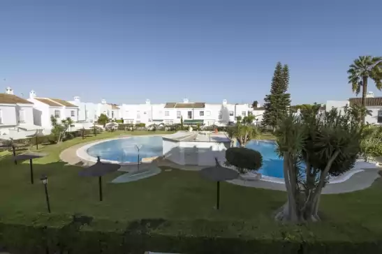 Ferienhaus für 6 gäste . Mit Pool, Klimaanlage, Wifi, Haustiere und Optionale GRATIS Stornierung  Beautiful duplex in Chiclana de la Frontera, Cádiz, Andalucía, España