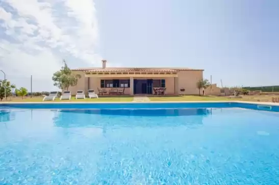 Villa for 7 guests . With Pool, Wifi and Optional FREE Cancellation  S'estacio in Muro, Mallorca, Illes Balears, España