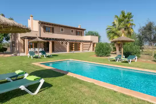 Villa for 6 guests . With Pool, Wifi and Optional FREE Cancellation  Es regalo (pérgola) in Porto Cristo, Manacor, Mallorca, Illes Balears, España
