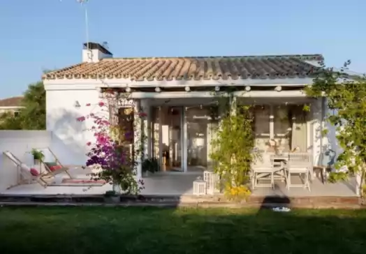 Villa für 4 gäste . Mit Pool, Klimaanlage, Wifi und Optionale GRATIS Stornierung  Casa tecolote in Chiclana de la Frontera, Cádiz, Andalucía, España