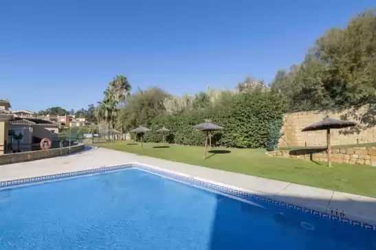 Apartment for 4 guests . With Pool, Air conditioning, Wifi and Optional FREE Cancellation  Spikes in Sotogrande, San Roque, Cádiz, Andalucía, España