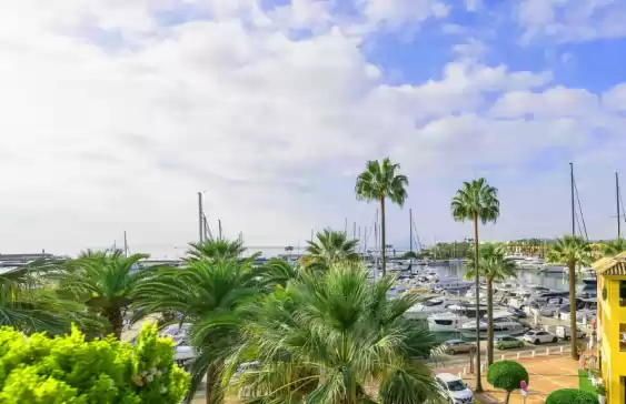 Apartment for 8 guests . With Air conditioning, Wifi and Optional FREE Cancellation  Calm and luxury in San Roque, Cádiz, Andalucía, España