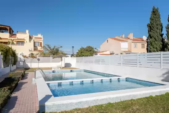 Apartment für 5 gäste . Mit Pool, Klimaanlage, Wifi und Optionale GRATIS Stornierung Bahamas iii (sant joan) in Sant Joan d'Alacant, Alicante, Comunitat Valenciana, España