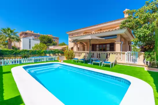 Villa für 8 gäste . Mit Pool, Klimaanlage, Wifi und Optionale GRATIS Stornierung  Magdalena gomila marimon (llac blau) in Alcúdia, Mallorca, Illes Balears, España