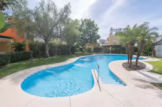 Casa vacacional para 5 huéspedes . Con Piscina, Aire Acondicionado, Wifi y Cancelación GRATUITA opcional  Rocio en El Puerto de Santa María, Cádiz, Andalucía, España