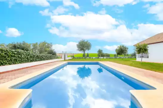 Casa vacacional para 4 huéspedes . Con Piscina, Aire Acondicionado, Wifi y Cancelación GRATUITA opcional Montecristo 4 en Carmona, Sevilla, Andalucía, España