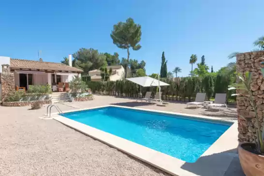 Villa para 6 huéspedes . Con Piscina, Aire Acondicionado, Wifi y Cancelación GRATUITA opcional  House beach & golf costa de los pinos en Costa des Pins, Son Servera, Mallorca, Illes Balears, España