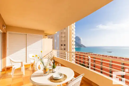 Apartment for 4 guests . With Pool, Air conditioning, Wifi and Optional FREE Cancellation Playa de oro 8b - grupo turis in Calp, Alicante, Comunitat Valenciana, España