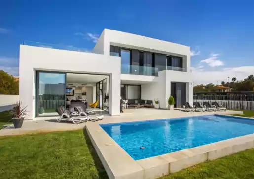Villa for 8 guests . With Pool, Air conditioning, Wifi and Optional FREE Cancellation  Clem in Calp, Alicante, Comunitat Valenciana, España