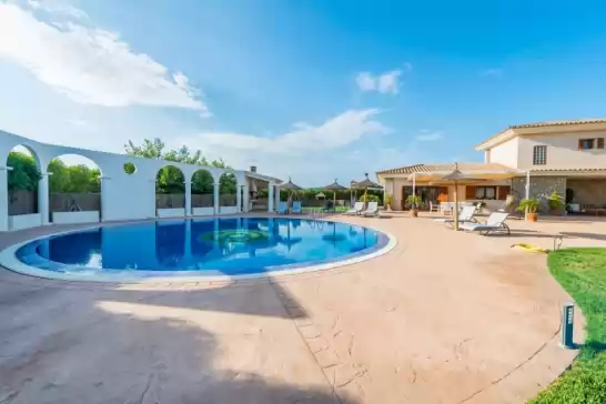 Villa for 8 guests . With Pool, Air conditioning, and Wifi,  Eden son manyo 222 in Sa Pobla, Mallorca, Illes Balears, España