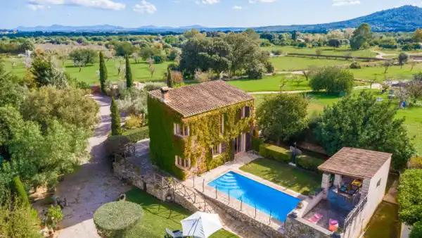 Villa para 6 huéspedes . Con Piscina, Wifi y Cancelación GRATUITA opcional Sa sort llarga en Moscari, Selva, Mallorca, Illes Balears, España