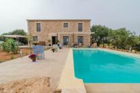Holiday rentals in Can xesquet