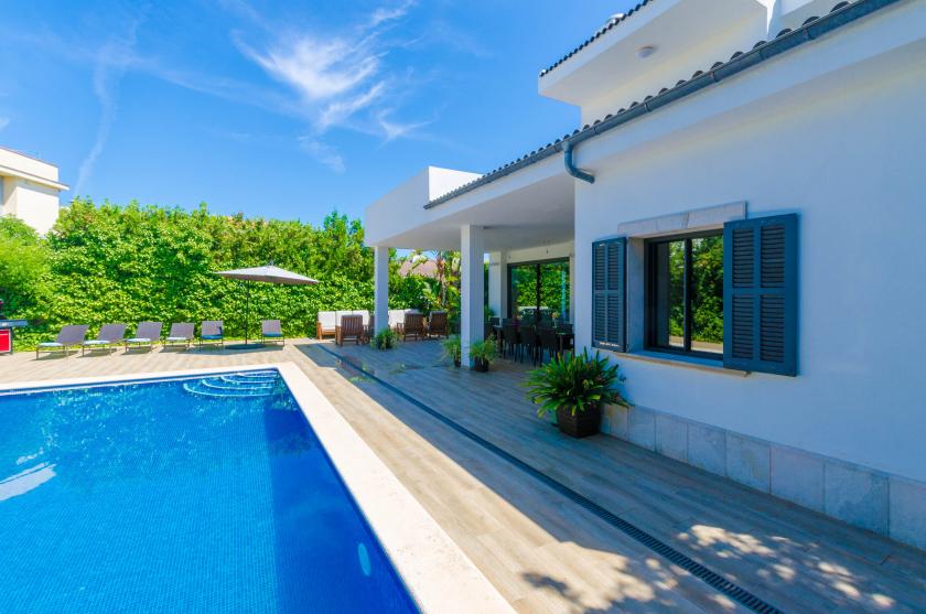 Holiday rentals in Villa diagonal, Can Picafort