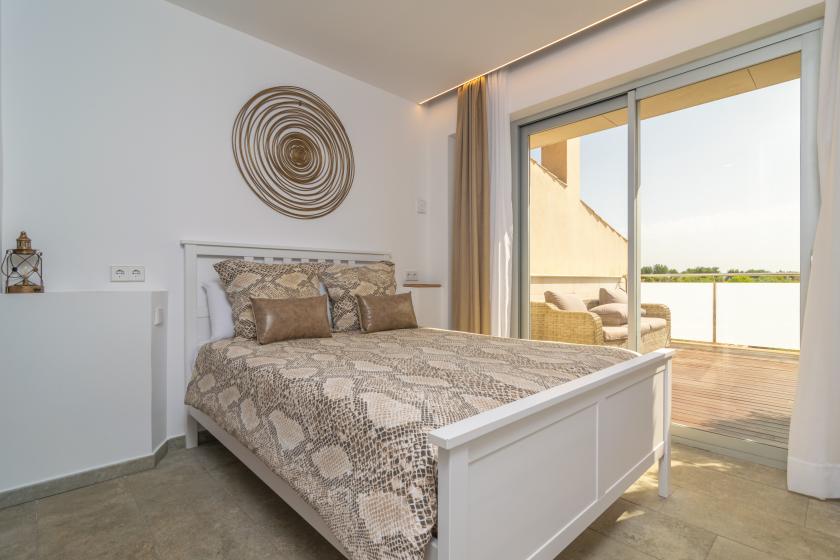 Holiday rentals in Rainbow home mallorca, Establiments