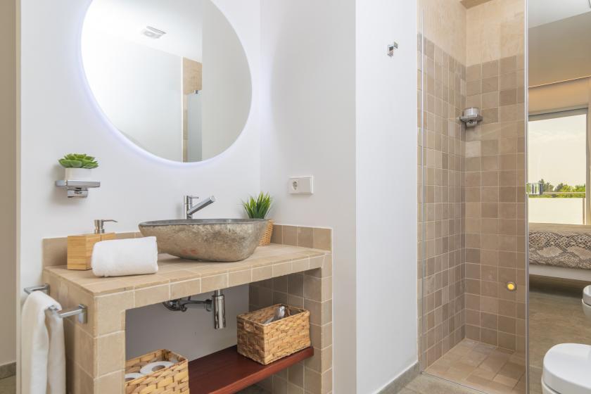 Holiday rentals in Rainbow home mallorca, Establiments