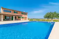 Holiday rentals in Can tomeu
