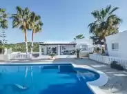 Holiday rentals in Can penelope