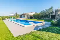 Holiday rentals in Es serral