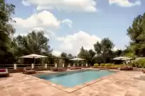 Holiday rentals in Villa phosphenes