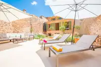 Holiday rentals in Can serp