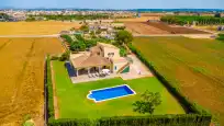 Holiday rentals in Es mussol