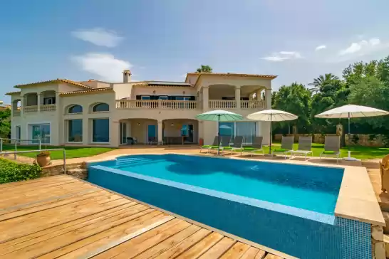 Villa, Vacalia.com