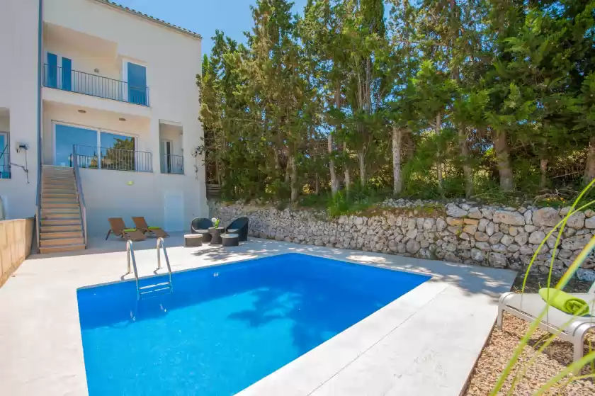 Holiday rentals in Son puig
