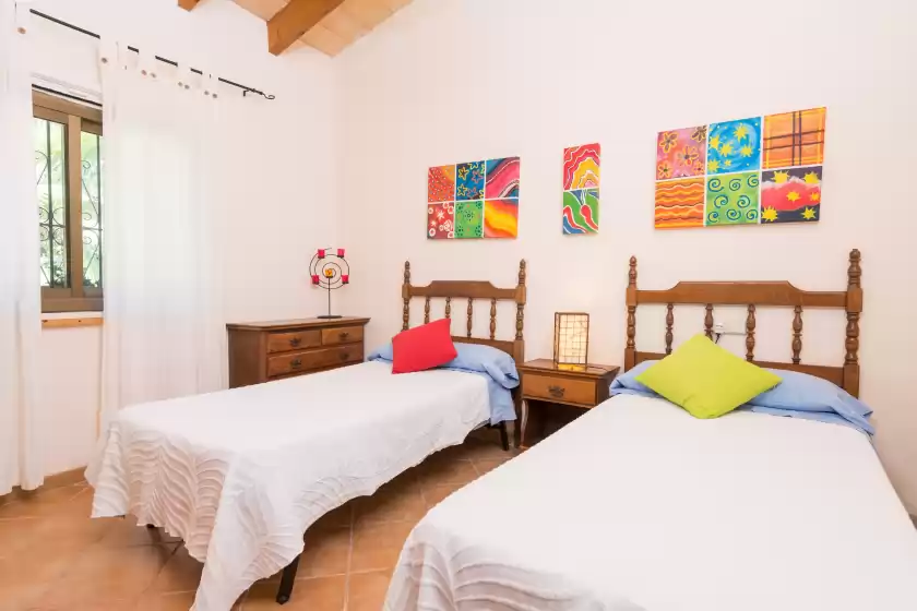 Holiday rentals in Sa figuera blanca, Búger