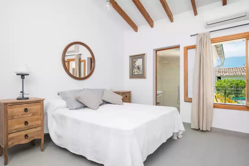 Holiday rentals in Ca na mandola, Alaró