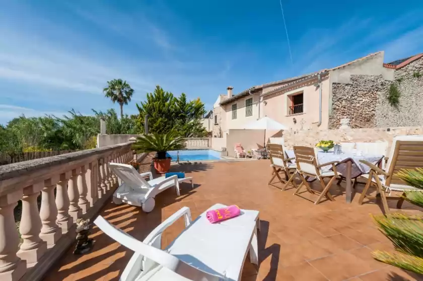 Holiday rentals in Montserrat, Jornets